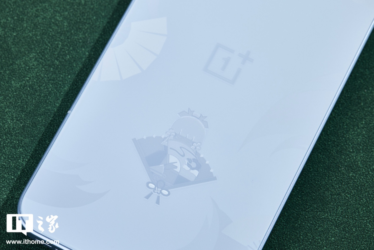 一加Ace 6T原神定制机开箱图赏：“白鹭公主”神里绫华再临_一加Ace 6T原神定制机开箱图赏：“白鹭公主”神里绫华再临_