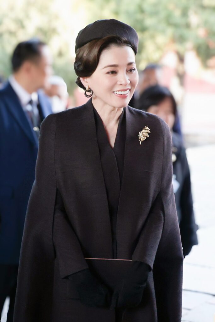 泰国华人太后_泰国王宫和北京故宫_