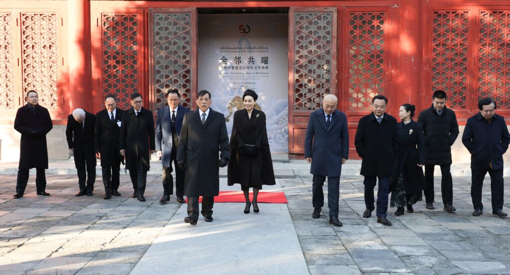 _泰国王宫和北京故宫_泰国华人太后