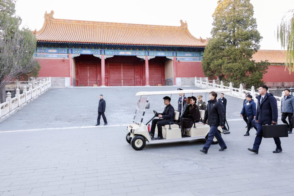 _泰国王宫和北京故宫_泰国华人太后