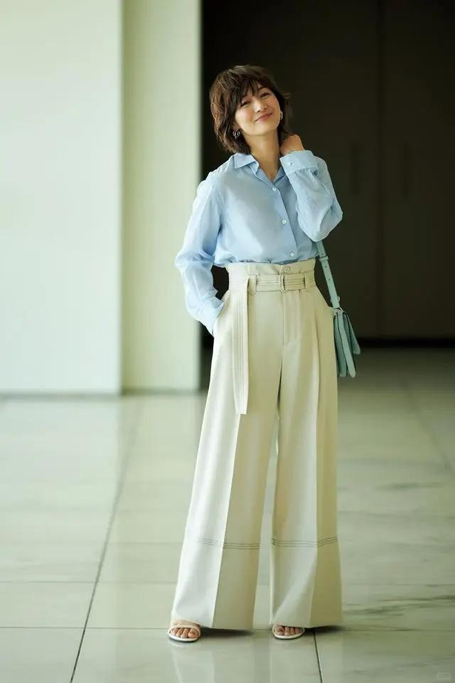 简约穿着风格_简约搭配衣服_