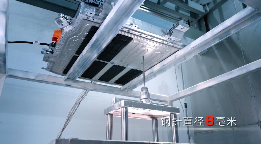 _红旗检阅车通过视频_让出轨的人见识下厉害