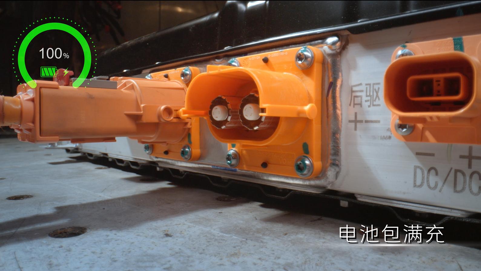 让出轨的人见识下厉害__红旗检阅车通过视频