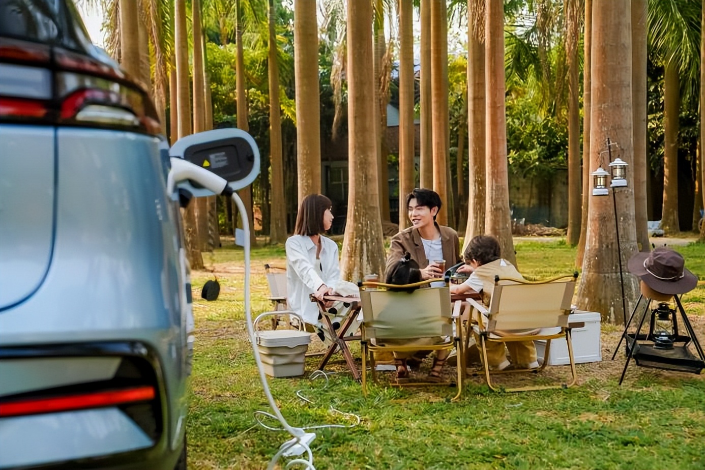 红旗检阅车通过视频_让出轨的人见识下厉害_