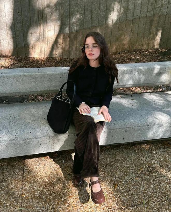 _灰棕色裤子_灰色裤子配棕色上衣好看吗