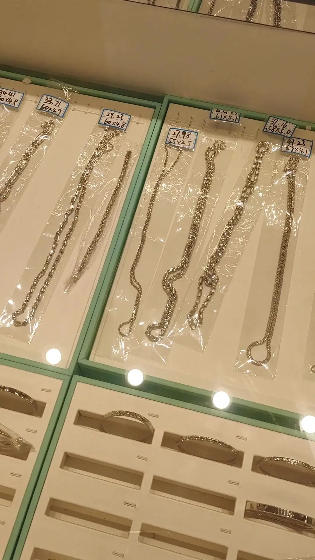 近期贵金属白银涨的好快咋回事_金银涨价原因_