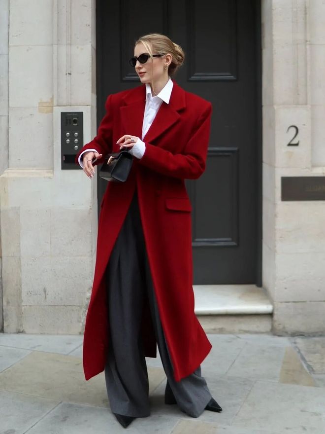 _穿红色配什么颜色好看_2020年流行红色衣服吗