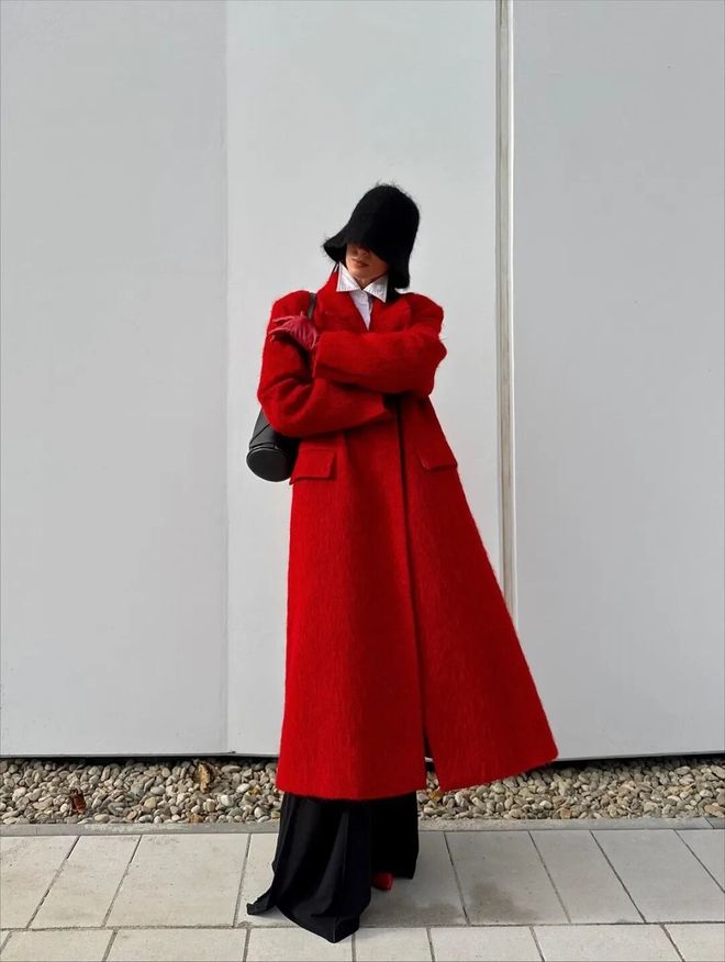 _穿红色配什么颜色好看_2020年流行红色衣服吗