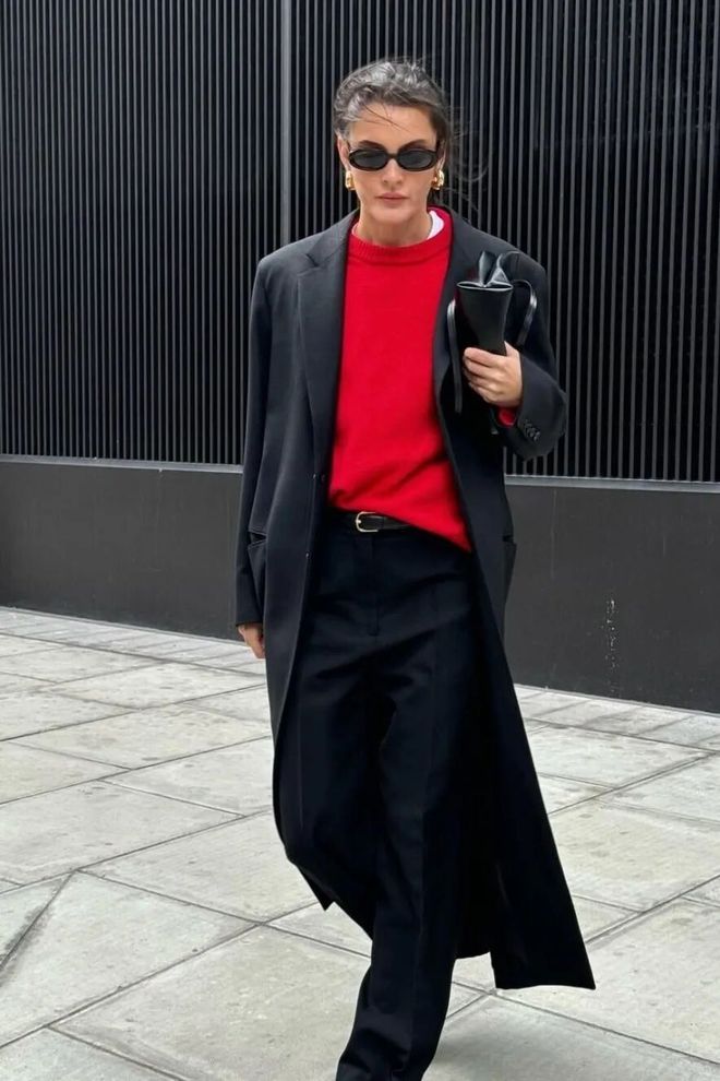 穿红色配什么颜色好看_2020年流行红色衣服吗_