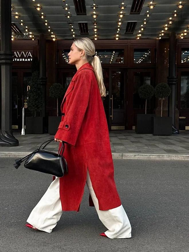2020年流行红色衣服吗__穿红色配什么颜色好看
