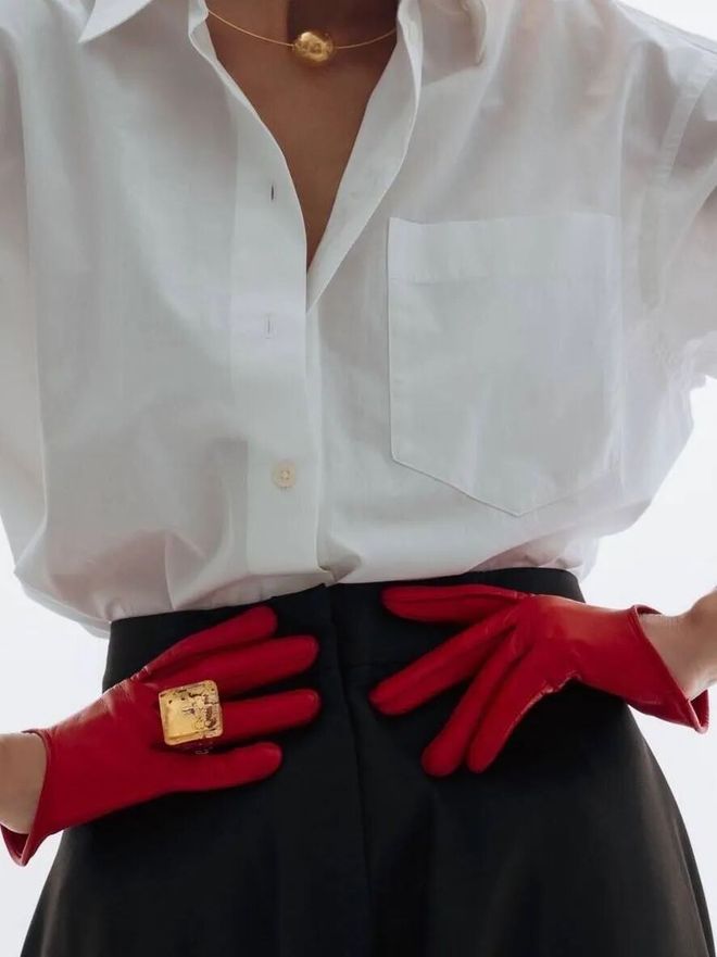 穿红色配什么颜色好看_2020年流行红色衣服吗_