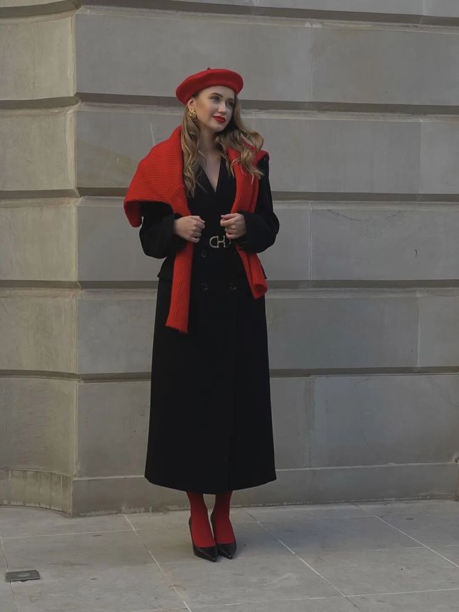 _穿红色配什么颜色好看_2020年流行红色衣服吗