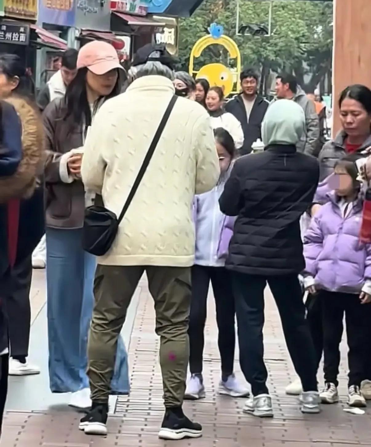 奶奶带娃和外婆带娃谁更加好__妈妈带娃和奶奶带娃