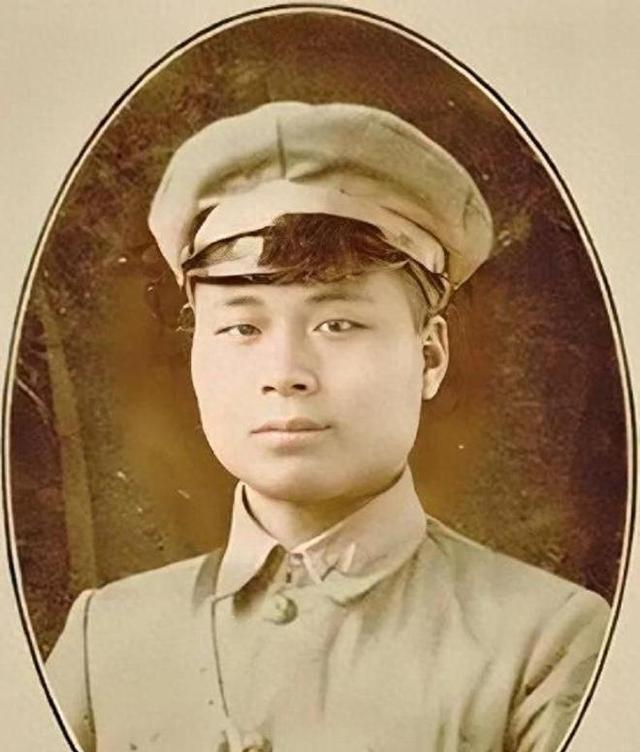 1959 年，特赦后的邱行湘打算去做搬运工糊口，周总理了解情况后告诉他：“你是国家干部啊！”__1959 年，特赦后的邱行湘打算去做搬运工糊口，周总理了解情况后告诉他：“你是国家干部啊！”