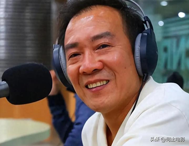 戴侯耀文__侯耀文的妻子照片