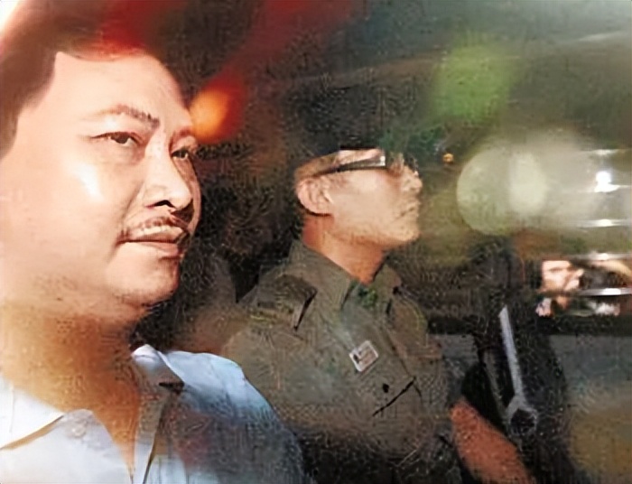 从“最美郭芙”到疯批“豪门荡妇”，她是如何把一手好牌打烂的？__从“最美郭芙”到疯批“豪门荡妇”，她是如何把一手好牌打烂的？