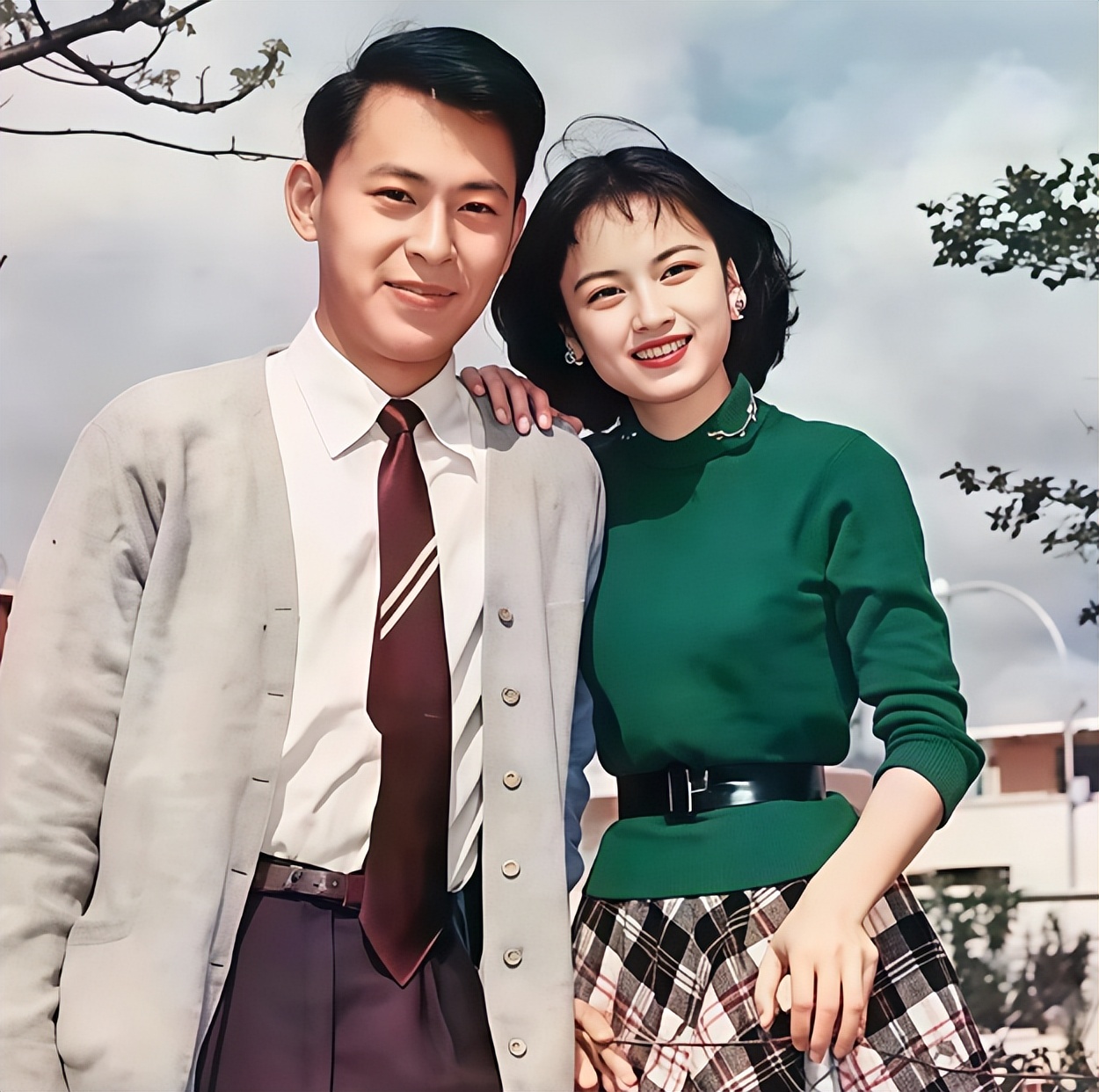 从“最美郭芙”到疯批“豪门荡妇”，她是如何把一手好牌打烂的？__从“最美郭芙”到疯批“豪门荡妇”，她是如何把一手好牌打烂的？