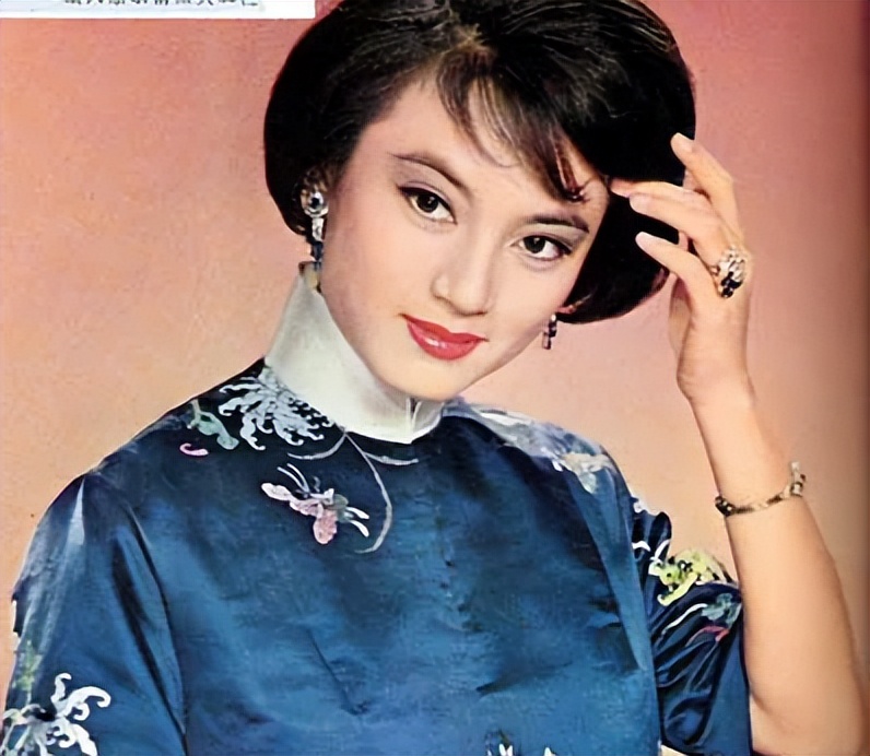 从“最美郭芙”到疯批“豪门荡妇”，她是如何把一手好牌打烂的？__从“最美郭芙”到疯批“豪门荡妇”，她是如何把一手好牌打烂的？