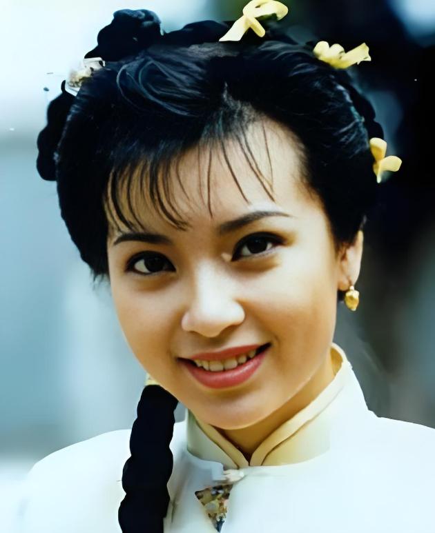 从“最美郭芙”到疯批“豪门荡妇”，她是如何把一手好牌打烂的？_从“最美郭芙”到疯批“豪门荡妇”，她是如何把一手好牌打烂的？_