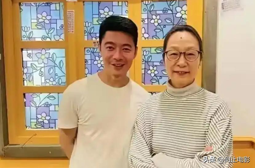 孩子父亲真相大白后,这一夜奚美娟落寞呆坐,往日口碑再也回不去__孩子父亲真相大白后,这一夜奚美娟落寞呆坐,往日口碑再也回不去