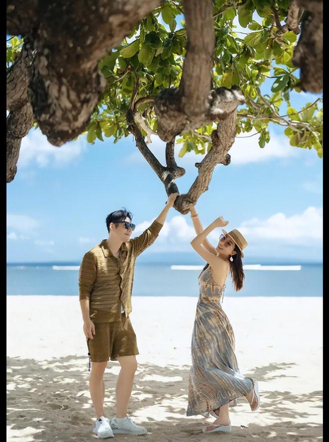 _杜若溪一家海外度假，老公和女儿一起出镜，幸福的一家人_杜若溪一家海外度假，老公和女儿一起出镜，幸福的一家人