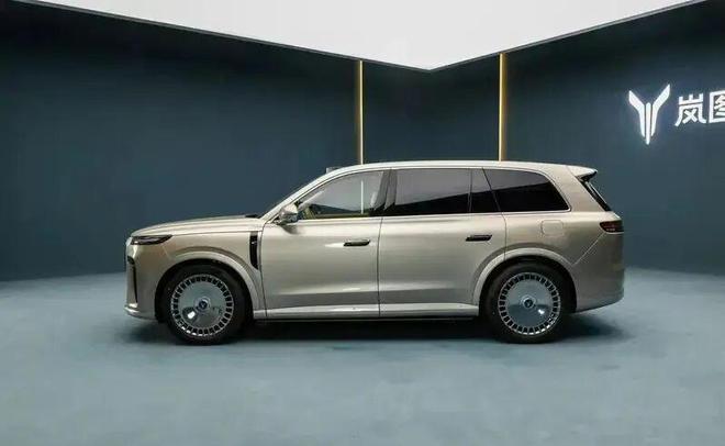 _岚图泰山12月29日交付，奢华气场不输劳斯莱斯库里南，仅售37.99万_岚图泰山12月29日交付，奢华气场不输劳斯莱斯库里南，仅售37.99万