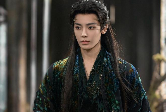 《逍遥》首播即爆，“新华网”点评字字珠玑，说到观众心坎里__《逍遥》首播即爆，“新华网”点评字字珠玑，说到观众心坎里