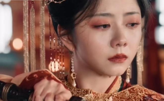 《逍遥》首播即爆，“新华网”点评字字珠玑，说到观众心坎里__《逍遥》首播即爆，“新华网”点评字字珠玑，说到观众心坎里