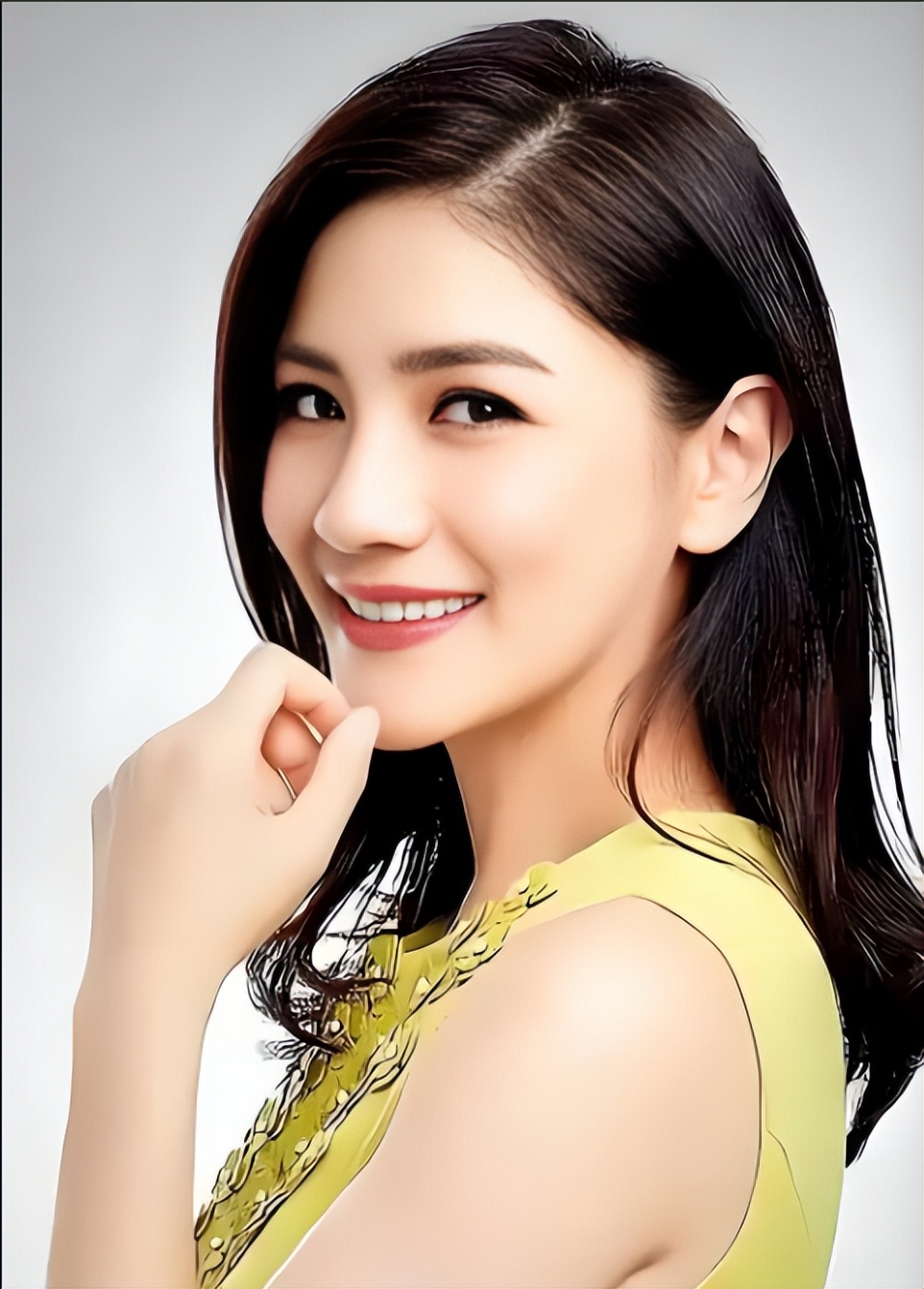 _类似贵女女配求上位_清纯主持人