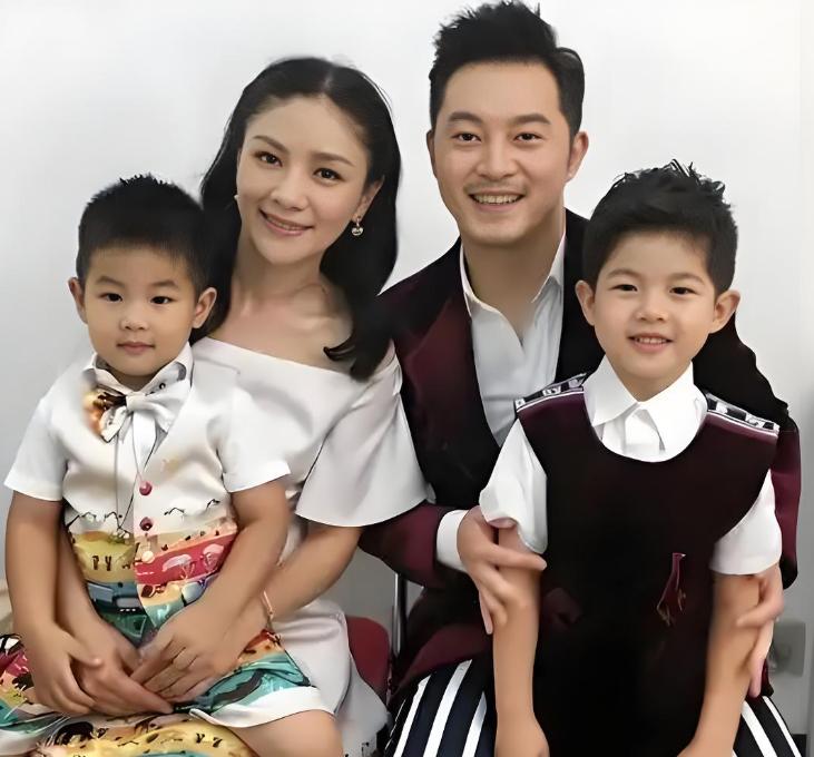 _类似贵女女配求上位_清纯主持人