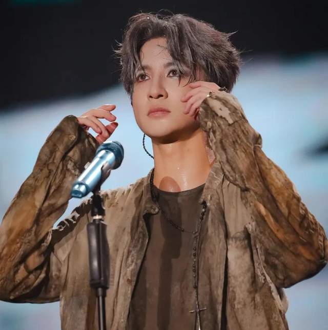 _薛之谦林俊杰谁更火_薛之谦和林俊杰