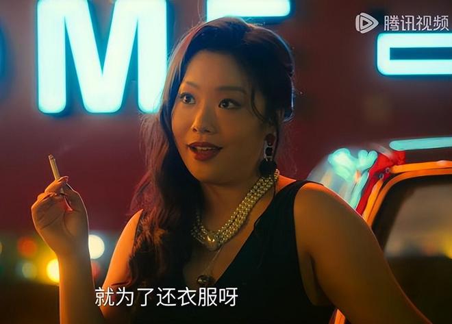 《人之初》中满腹赘肉的“陪酒女”引争议，殊不知这是导演的高明_《人之初》中满腹赘肉的“陪酒女”引争议，殊不知这是导演的高明_