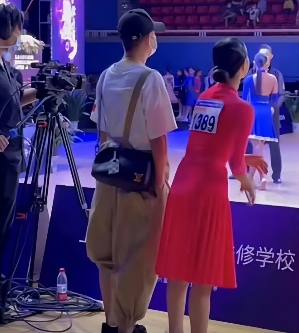 女朋友喝醉是什么体验__女朋友喝酒到烂醉如泥