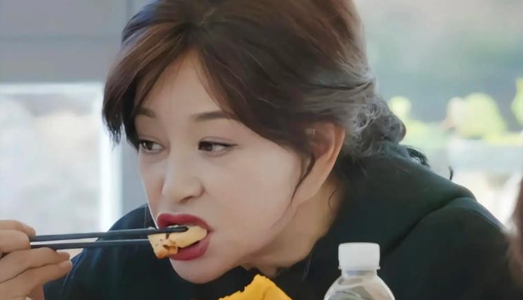 李小冉闺蜜谢娜__李小冉闺蜜团