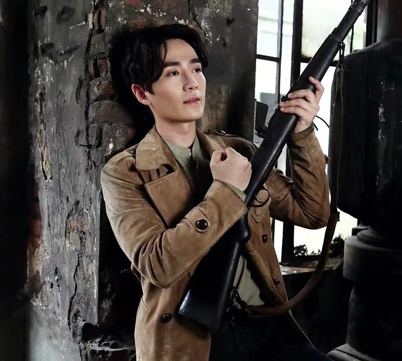 _朱一龙整容了吗_金城武近照身形发福