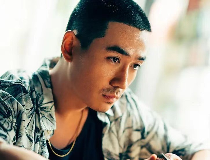 金城武近照身形发福__朱一龙整容了吗