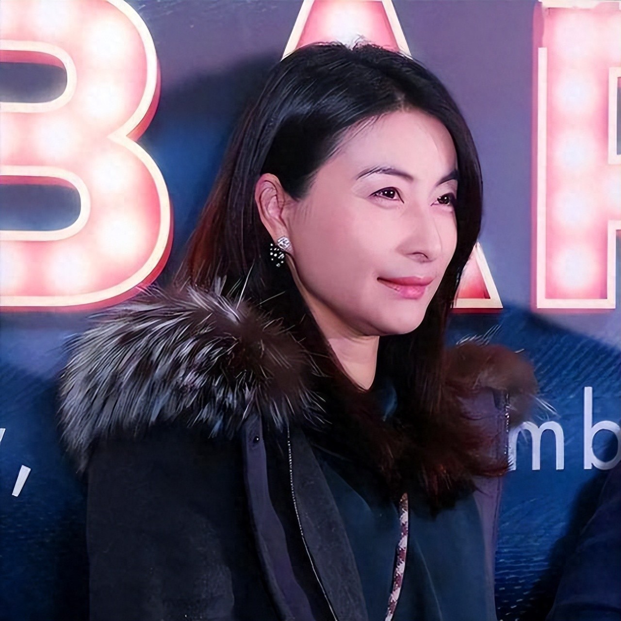 娶妻旺三代！44岁郭晶晶再次官宣喜讯，让霍震霆和香港豪门沉默了__娶妻旺三代！44岁郭晶晶再次官宣喜讯，让霍震霆和香港豪门沉默了