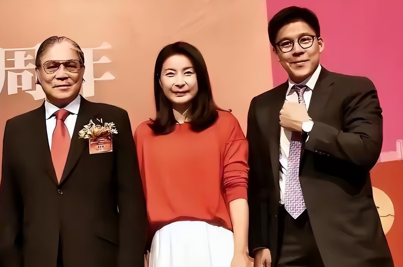 _娶妻旺三代！44岁郭晶晶再次官宣喜讯，让霍震霆和香港豪门沉默了_娶妻旺三代！44岁郭晶晶再次官宣喜讯，让霍震霆和香港豪门沉默了