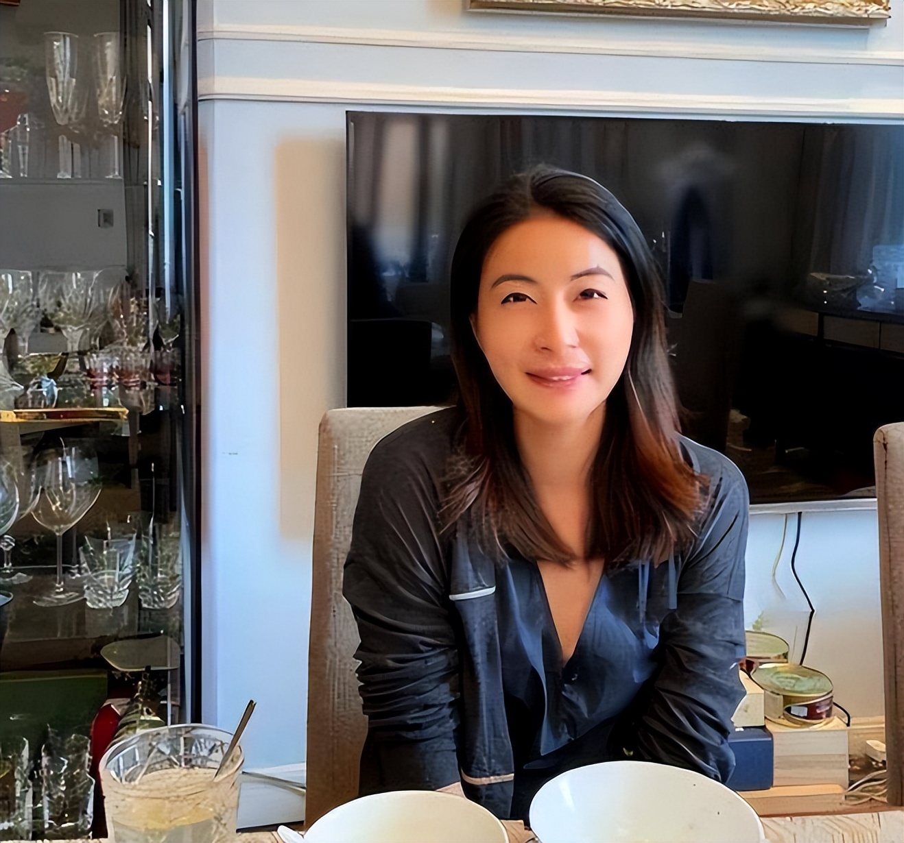 _娶妻旺三代！44岁郭晶晶再次官宣喜讯，让霍震霆和香港豪门沉默了_娶妻旺三代！44岁郭晶晶再次官宣喜讯，让霍震霆和香港豪门沉默了