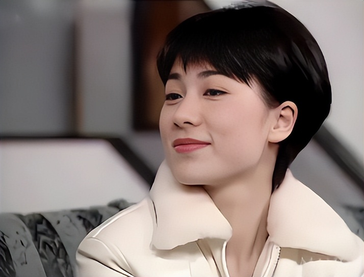 女星灵气逼人，却情商堪忧，凭一己之力得罪半个娱乐圈！_女星灵气逼人，却情商堪忧，凭一己之力得罪半个娱乐圈！_