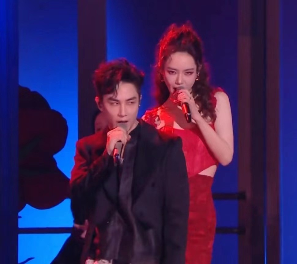 孟子义杨幂_杨幂2015参加那个跨年晚会_