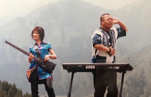 _春晚强行感动_朝鲜女兵退伍无人敢娶