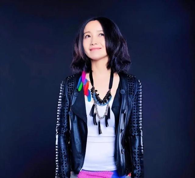 _春晚强行感动_朝鲜女兵退伍无人敢娶