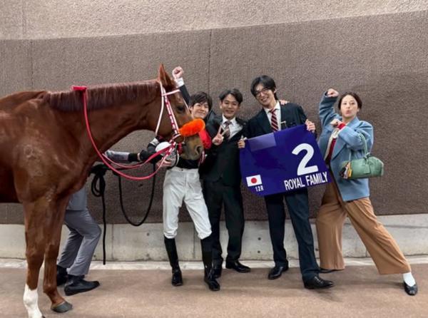 _会计师→赛马场！他的人生「因为马改变了」 《荣耀家族》全剧雷_会计师→赛马场！他的人生「因为马改变了」 《荣耀家族》全剧雷