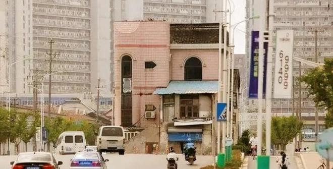 _“不给6套房加1个亿，不搬”，钉子户张新国坚守14年，终败给现实_“不给6套房加1个亿，不搬”，钉子户张新国坚守14年，终败给现实