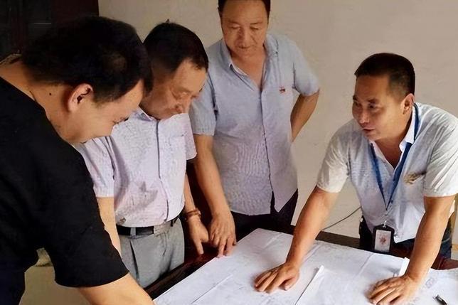 “不给6套房加1个亿，不搬”，钉子户张新国坚守14年，终败给现实__“不给6套房加1个亿，不搬”，钉子户张新国坚守14年，终败给现实