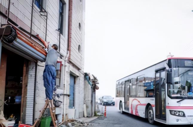 “不给6套房加1个亿，不搬”，钉子户张新国坚守14年，终败给现实__“不给6套房加1个亿，不搬”，钉子户张新国坚守14年，终败给现实