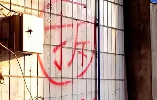 “不给6套房加1个亿，不搬”，钉子户张新国坚守14年，终败给现实__“不给6套房加1个亿，不搬”，钉子户张新国坚守14年，终败给现实