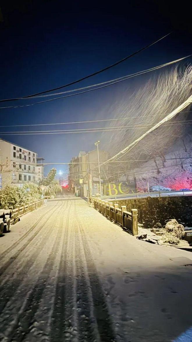 _2026年大杭州的第一场雪，如期而至！“美翻了”！_2026年大杭州的第一场雪，如期而至！“美翻了”！