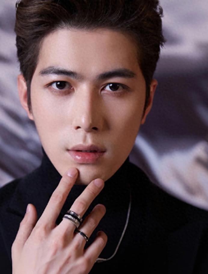 演员陈学冬：11部作品被下架，两年4次手术，今35岁生活无法自理_演员陈学冬：11部作品被下架，两年4次手术，今35岁生活无法自理_